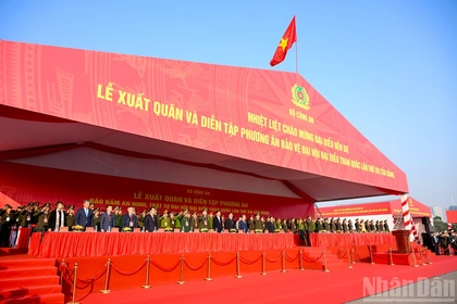 Thường trực Ban Bí thư Trần Cẩm Tú dự Lễ xuất quân bảo vệ an ninh trật tự phục vụ Đại hội XIV của Đảng